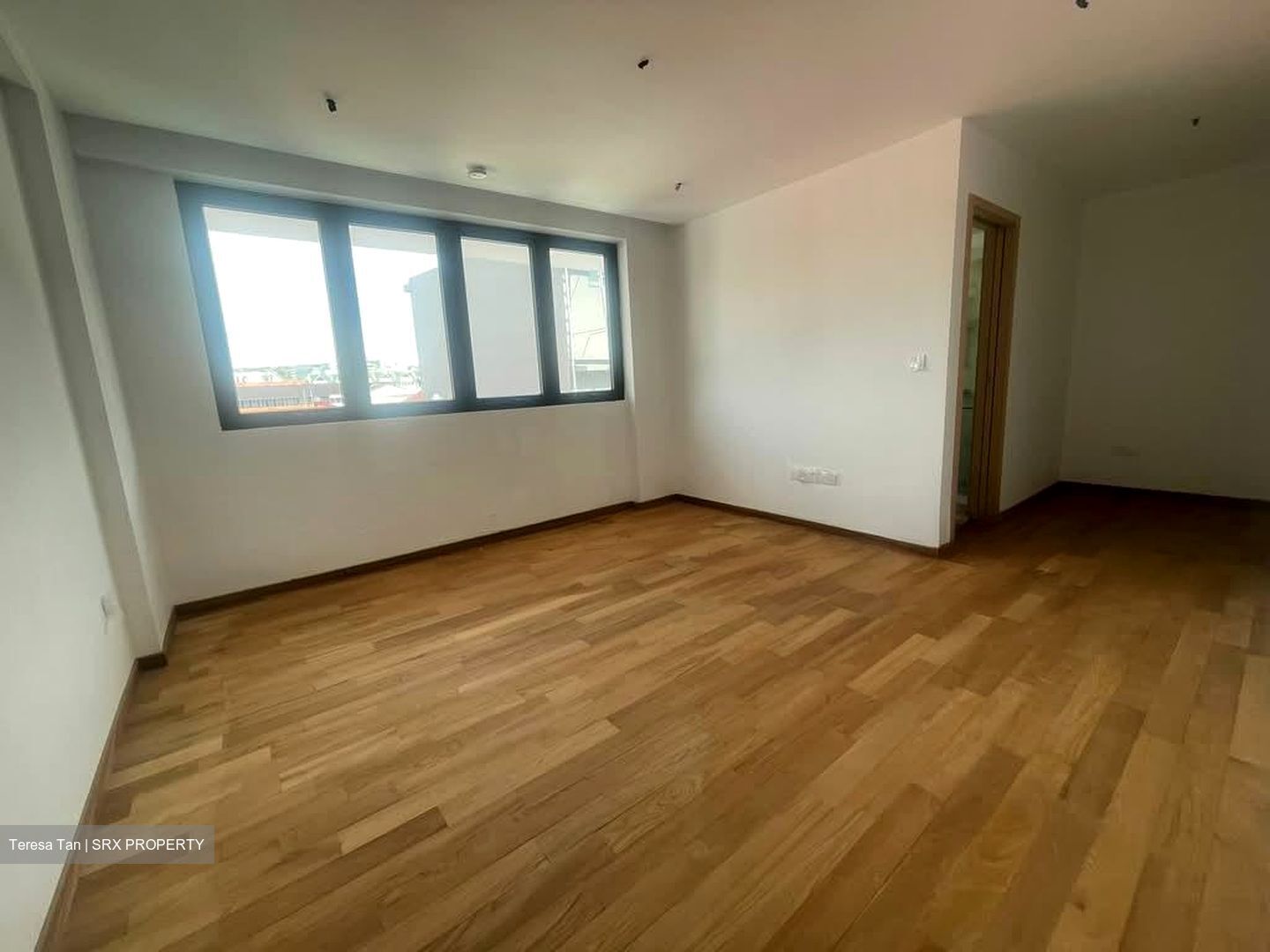 Starlight Road (D8), Terrace #543889001